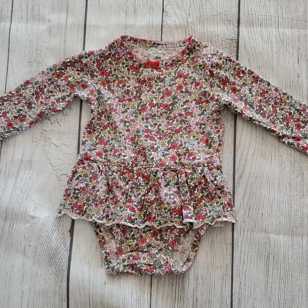 3 Carter's Onsies 6m